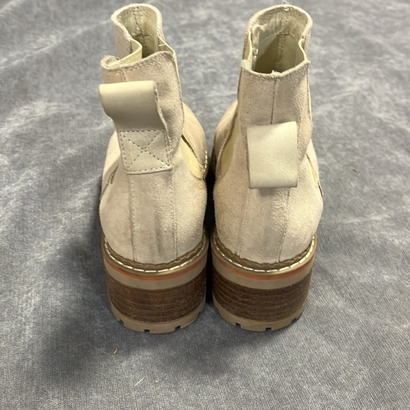 Bertuchi Leather Chelsea Boot size 39/8.5 - Picture 7 of 7